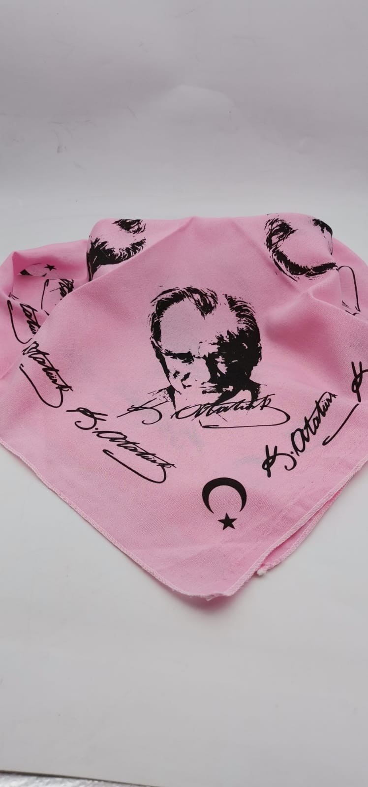 Atatürk%20Desenli%20Pembe%20Bandana%20Fular%205z